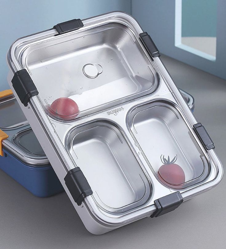 STIANLESS STEEL 3 COMPARTMENT LEAK PROOF LUNCHBOX WITH SPOON AND CHOP STICK